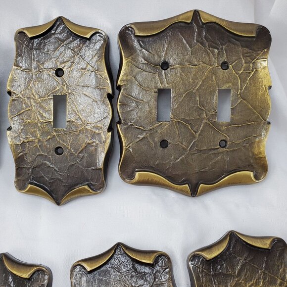 Vintage 7-Piece AMEROCK Metal Outlet & Switch Plate Covers Antique Brass Finish - Picture 7 of 10